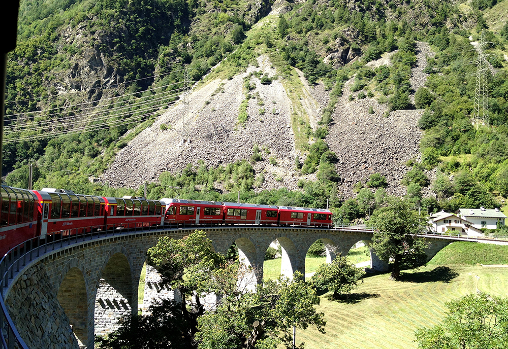 Alpine Lakes & Scenic Trains 