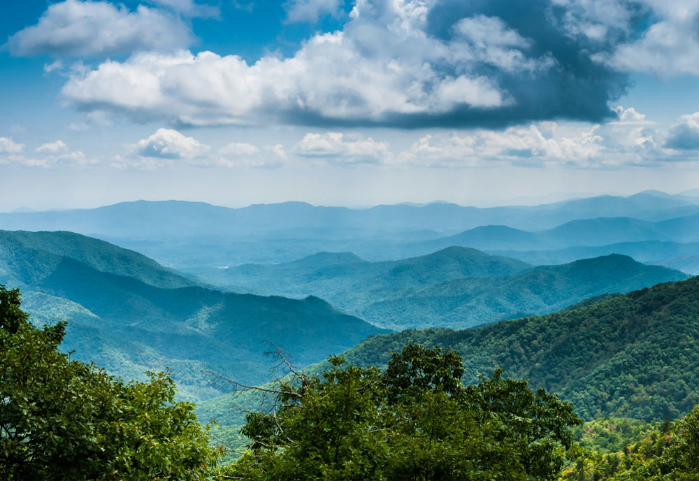 Bluegrass Country & the Smoky Mountains featuring Louisville, Lexington, Gatlinburg & Asheville