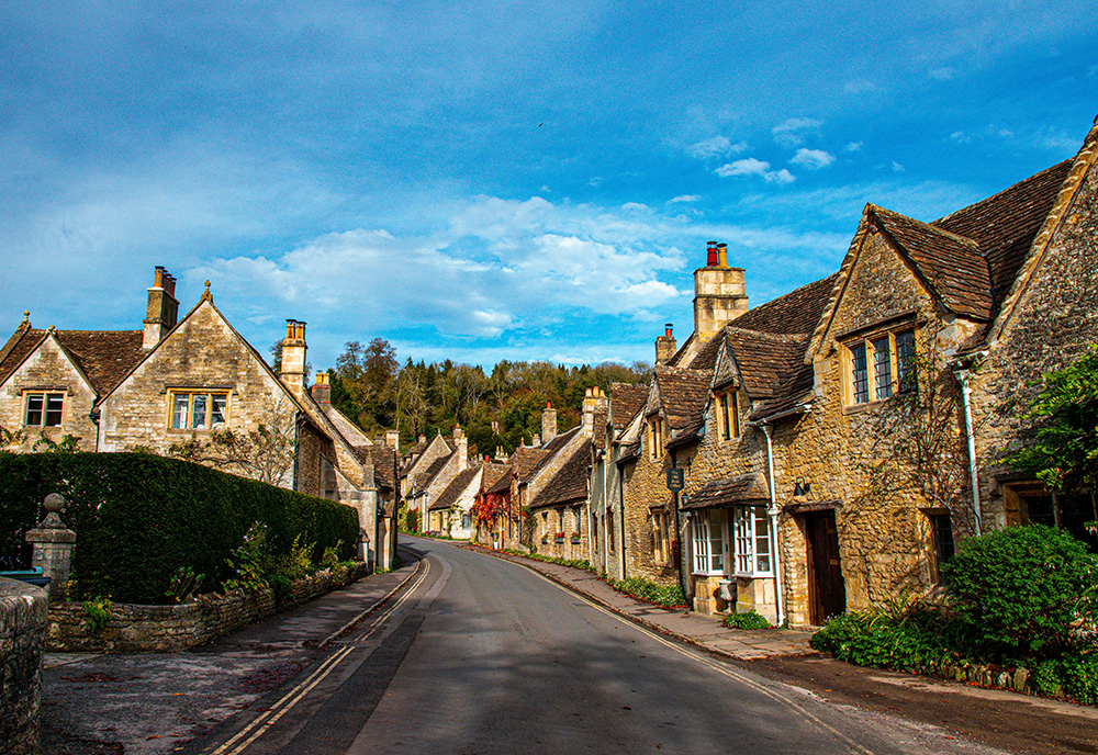 Coasts & Countrysides of England with Edinburgh, Liverpool & London
