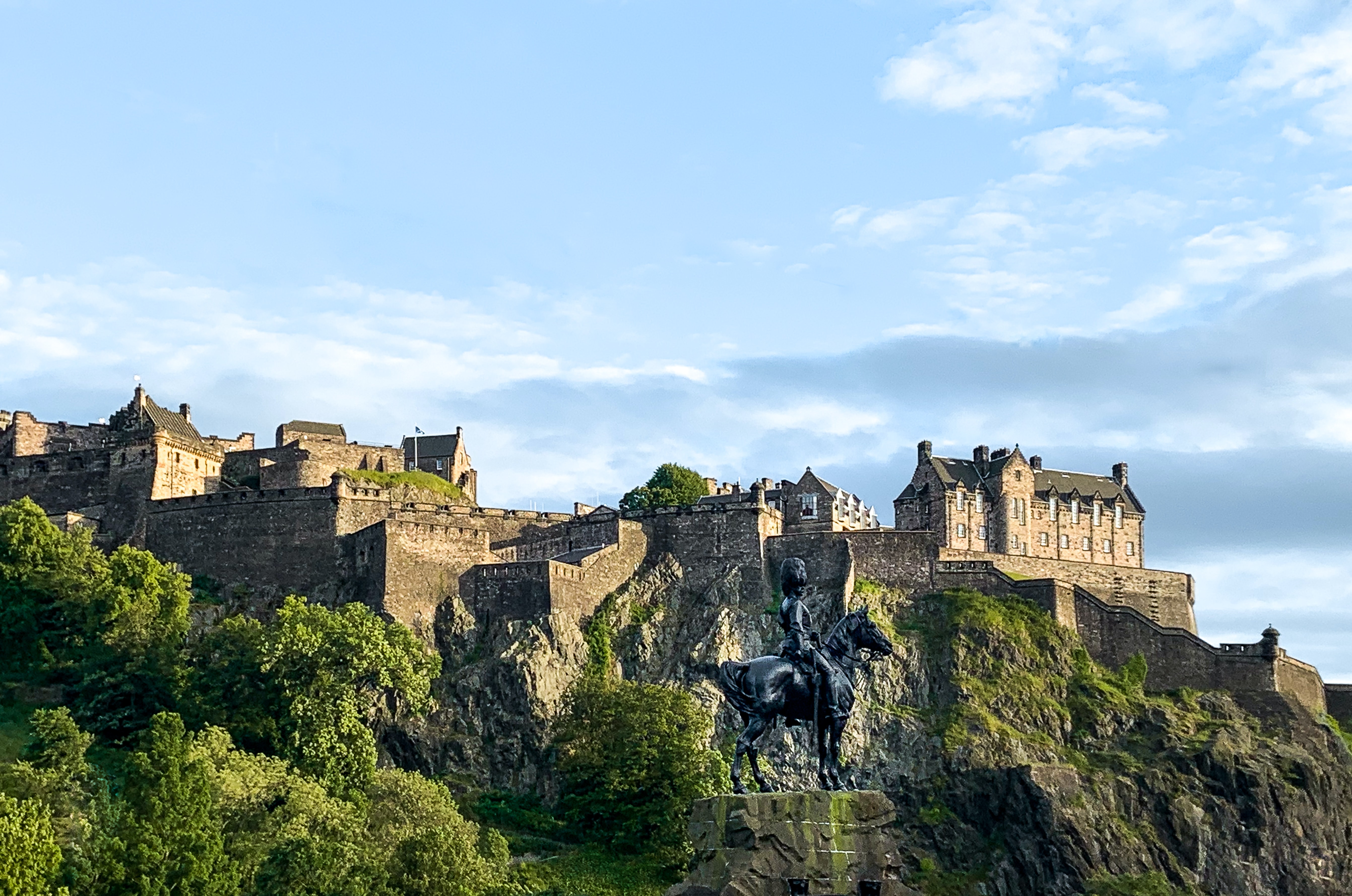 Exploring Britain and Ireland featuring the Royal Edinburgh Military Tattoo