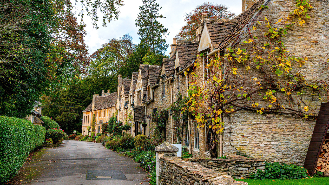 Shades of the English Countryside featuring London, Cornwall & The Cotswolds