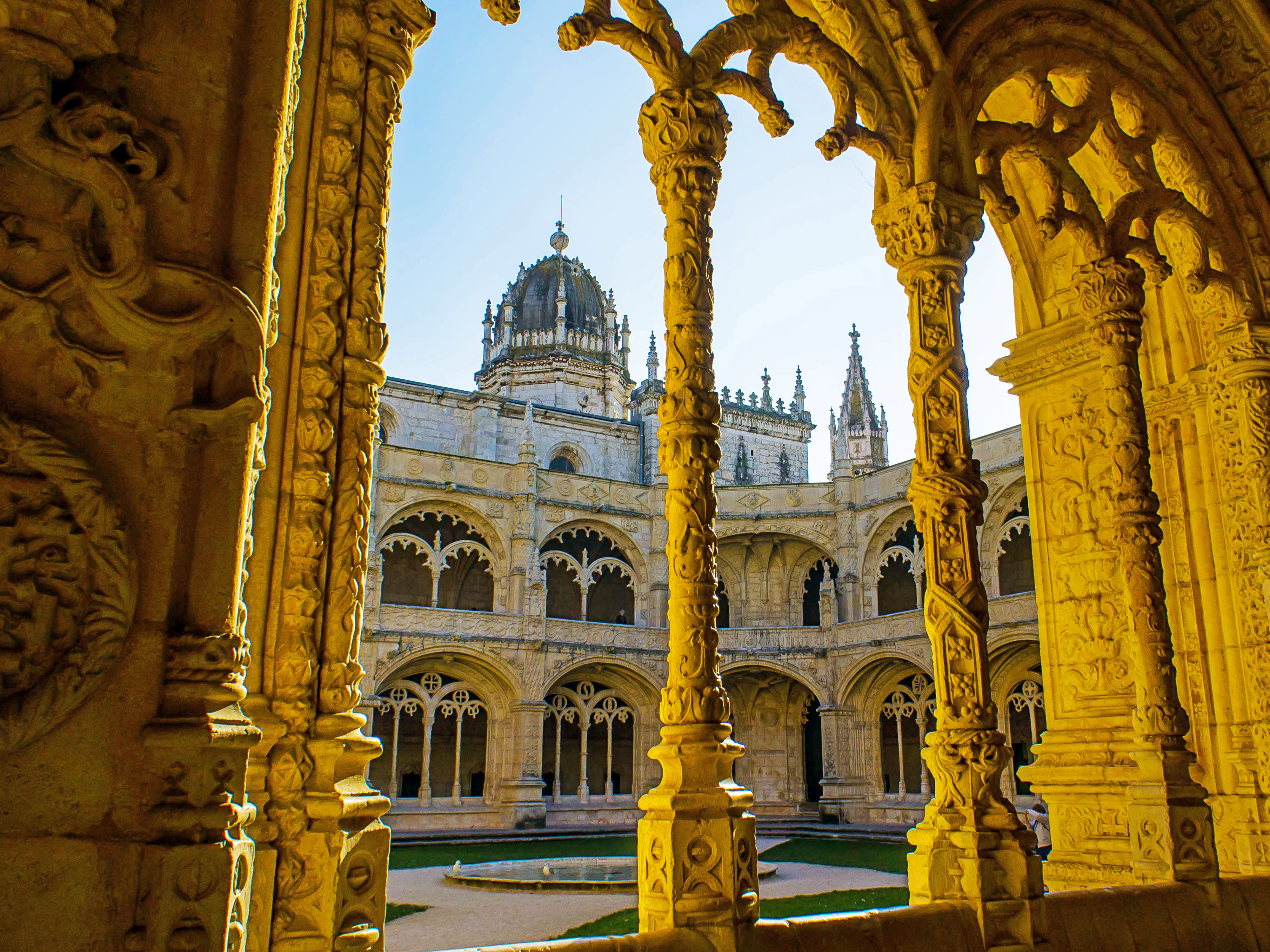 Splendid Portugal: From Porto to the Algarve