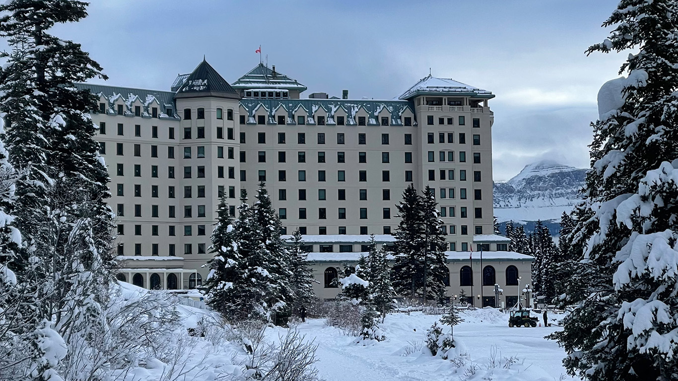 Aurora Adventure Winter in the Canadian Rockies & the Yukon