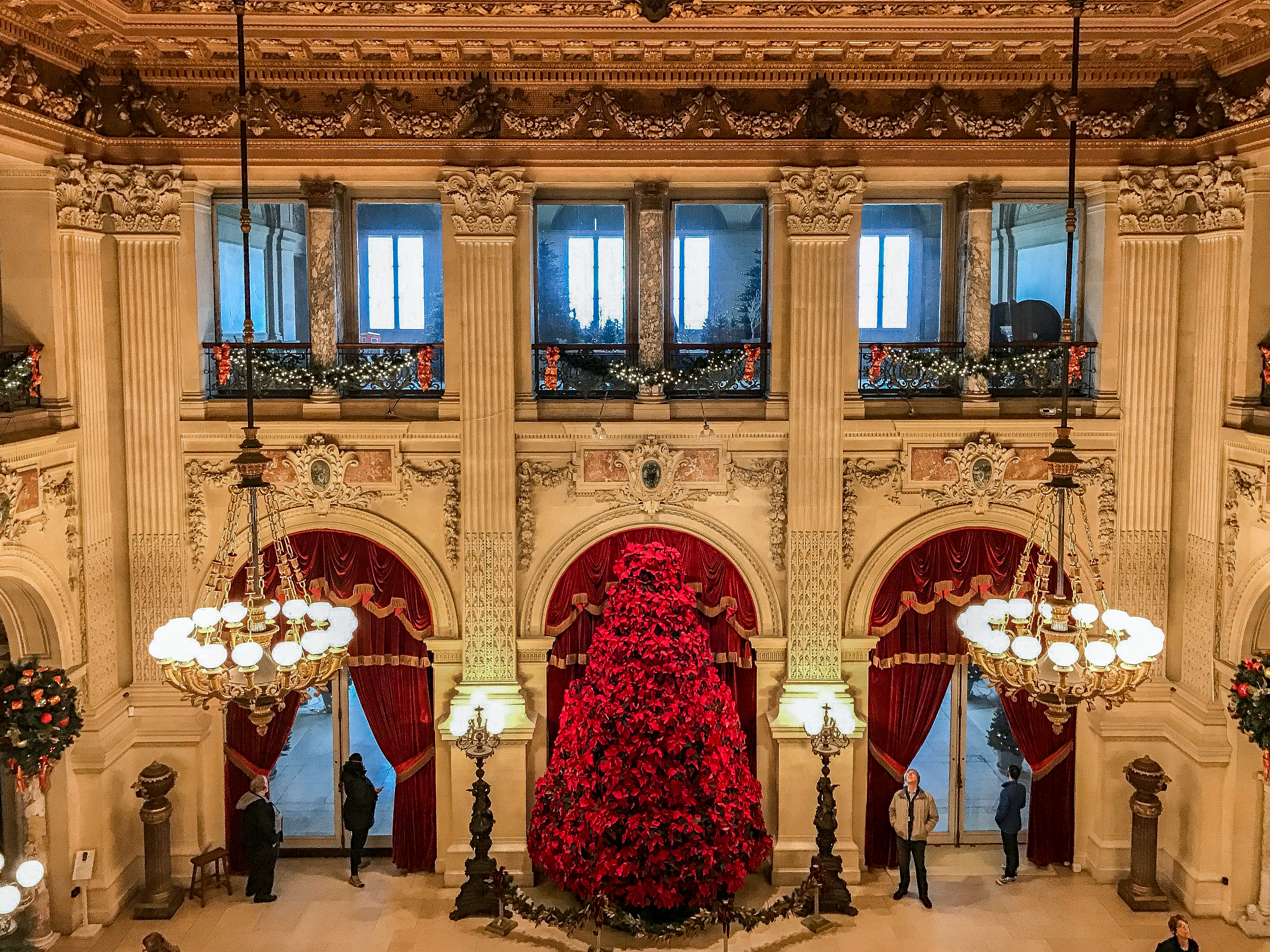 New England Holiday featuring the historic Omni Mount Washington Resort